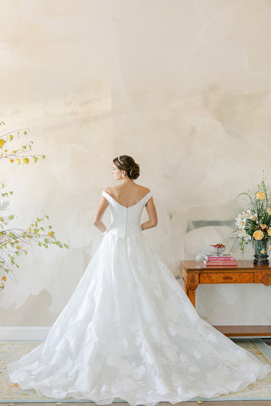 Aston — Modern Trousseau
